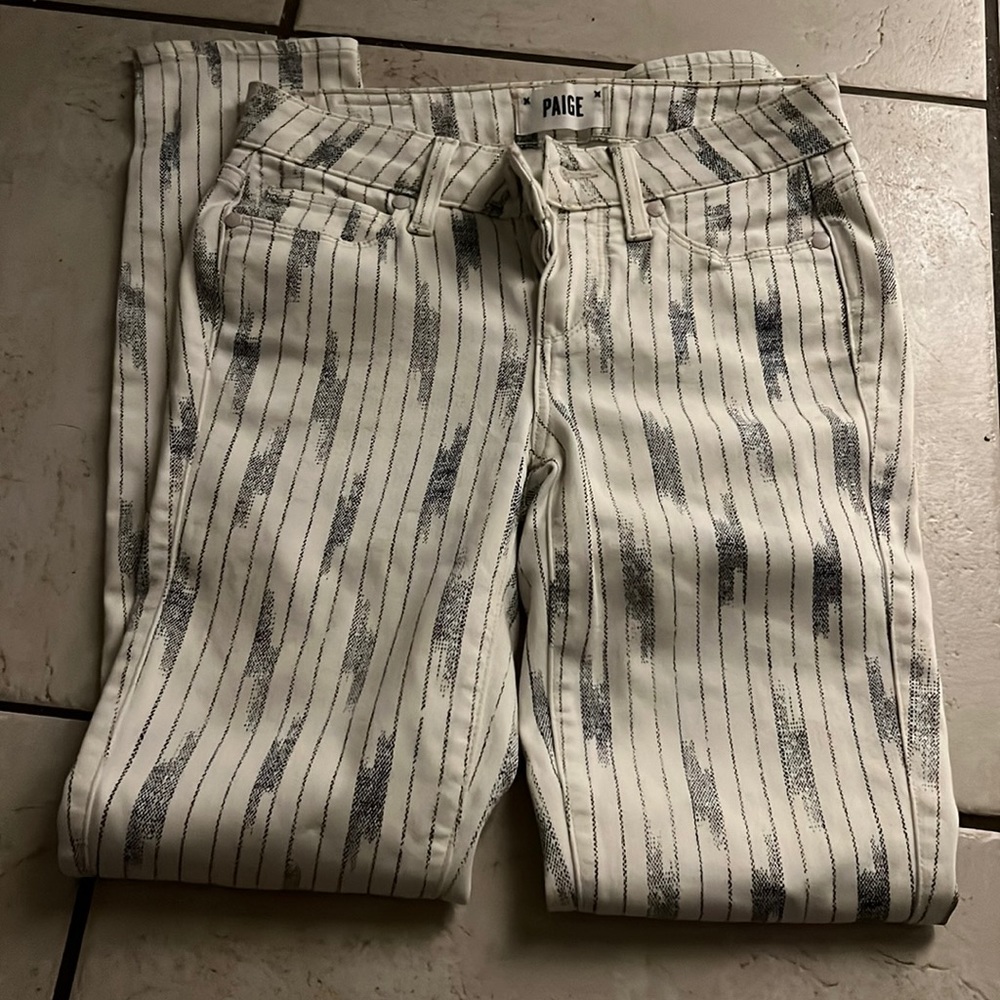 Woman skinny vertugo ankle
